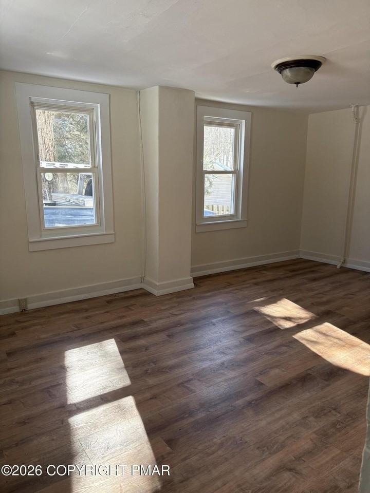 838 Hallet Rd - Photo 3 of 30