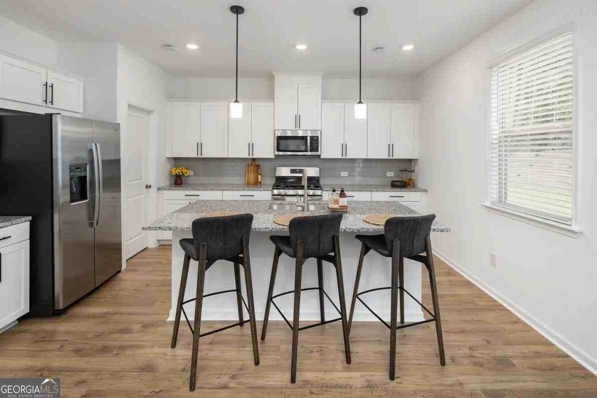 1740 Wellston Dr - Photo 2 of 18