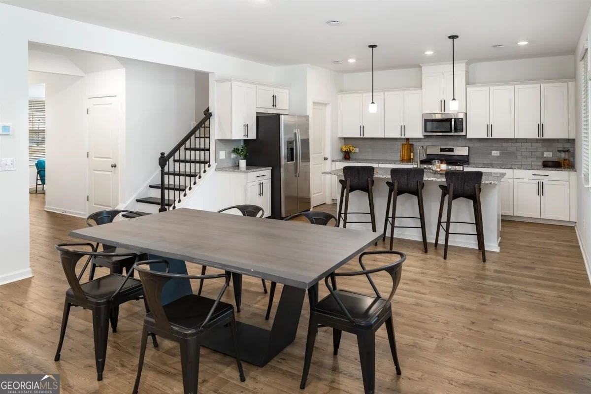 1740 Wellston Dr - Photo 4 of 18