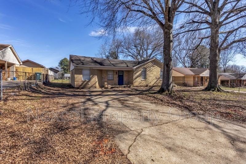 8254 Whitebrook Dr - Photo 2 of 17