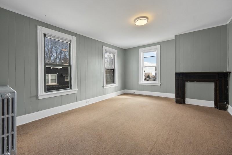 904 Main St - Photo 4 of 9