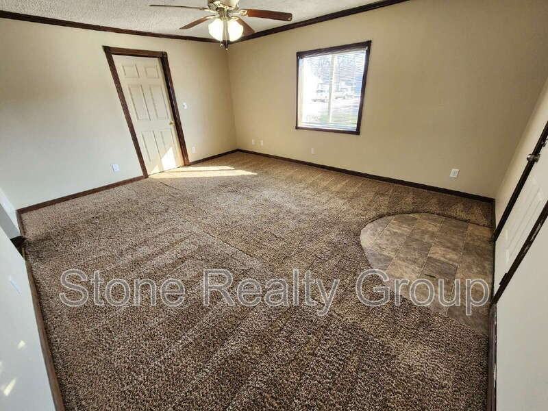 1405 S 25th St #2 - Photo 2 of 8