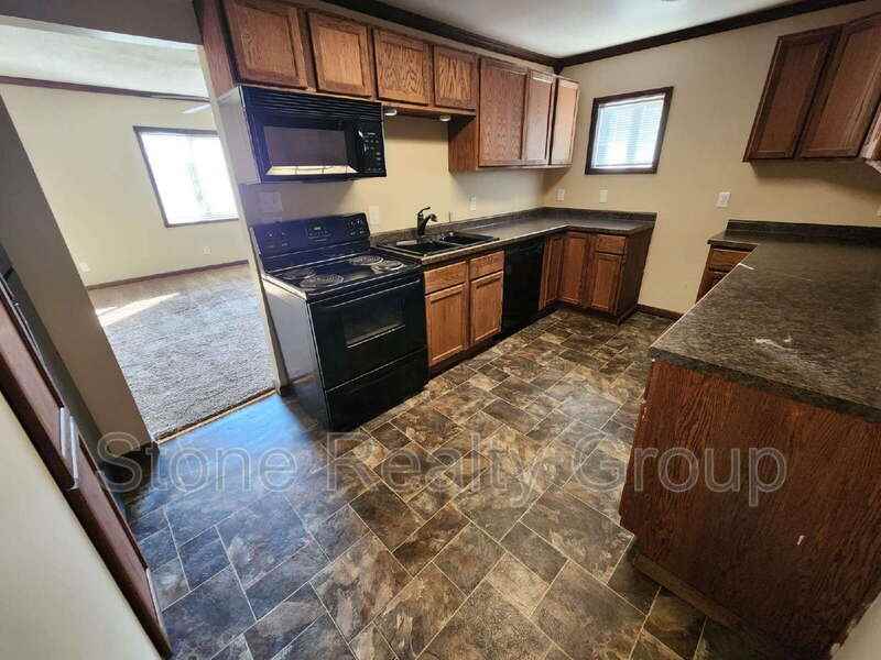 1405 S 25th St #2 - Photo 3 of 8