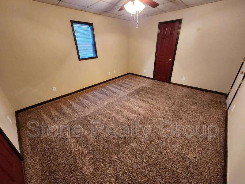 1405 S 25th St #2 - Photo 5 of 8