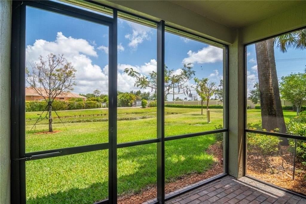 126 Riverwalk Cir W #126 - Photo 5 of 34