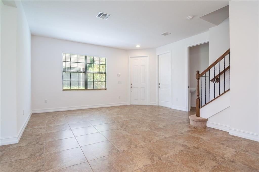 126 Riverwalk Cir W #126 - Photo 7 of 34