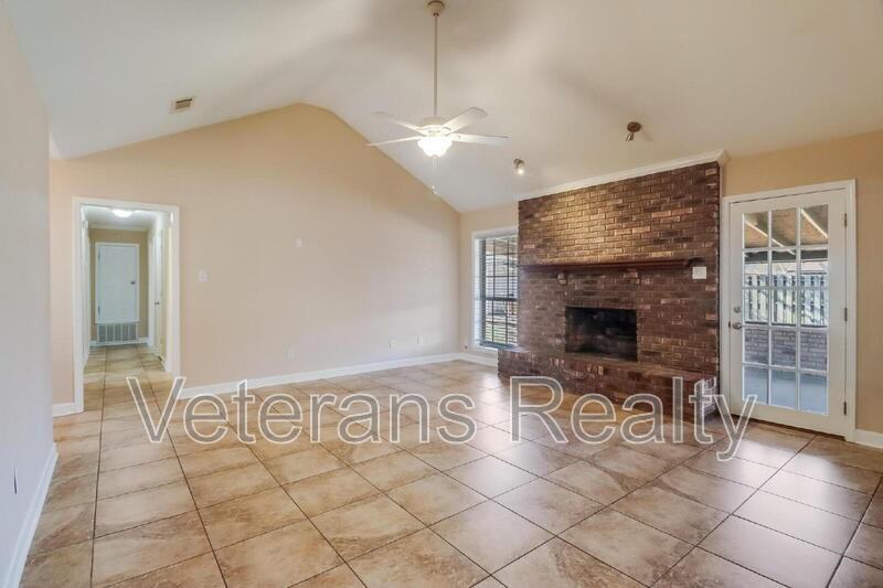 2135 Baywood Dr - Photo 6 of 27