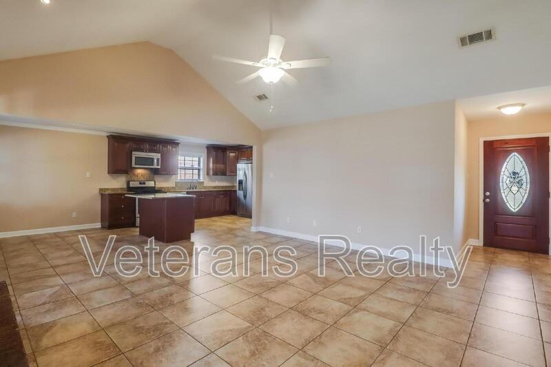 2135 Baywood Dr - Photo 7 of 27