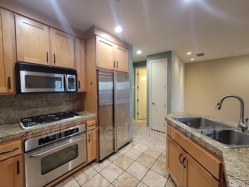 11291 Stanford Court Ln #805 - Photo 5 of 19