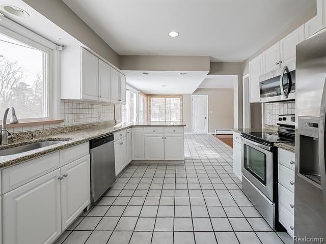 25330 Brookview St - Photo 5 of 29