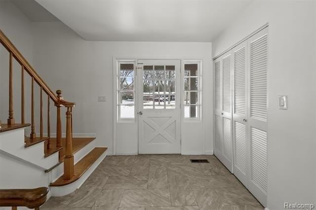 5570 Forman Dr - Photo 4 of 27