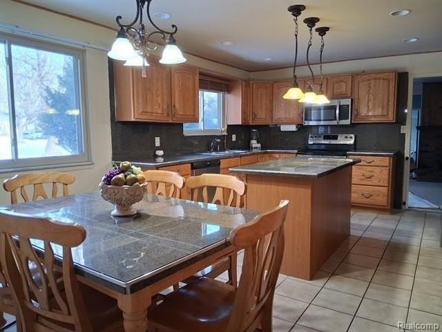 12759 Joseph Dr - Photo 4 of 15