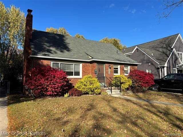 2405 Pembroke Rd - Photo 3 of 15