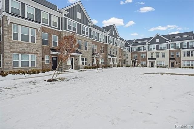 43071 Atwood Ave - Photo 2 of 50