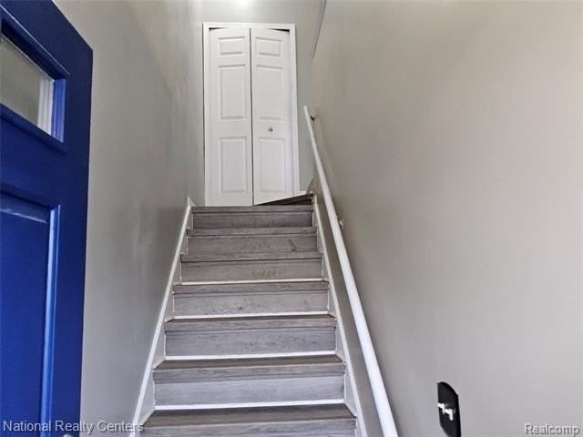 15712 Orchard Ln - Photo 4 of 12