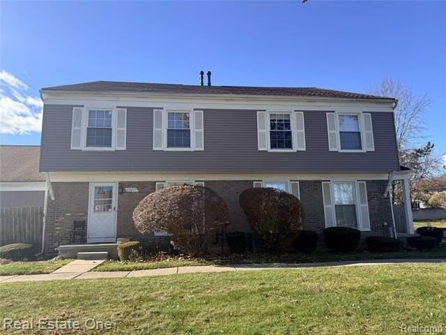 23677 Stonehenge Blvd - Photo 2 of 12