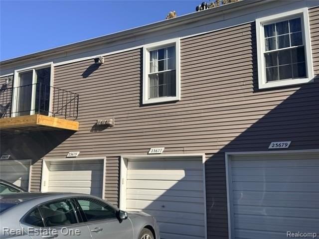 23677 Stonehenge Blvd - Photo 3 of 12