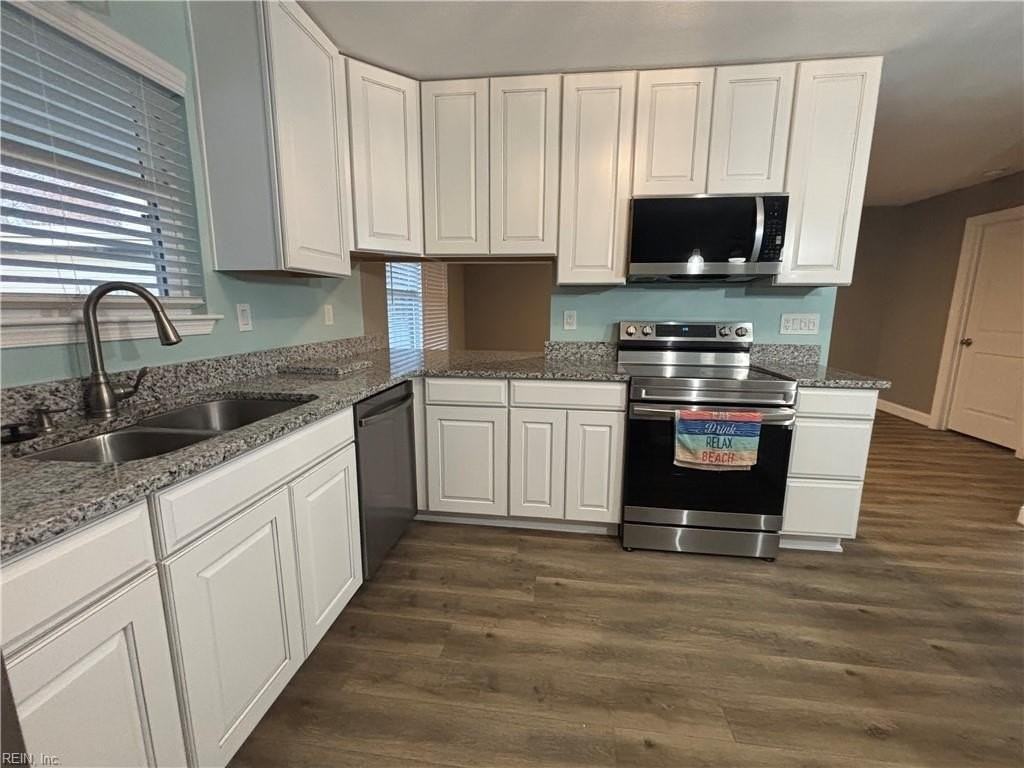 4217 Grove Ct - Photo 4 of 35