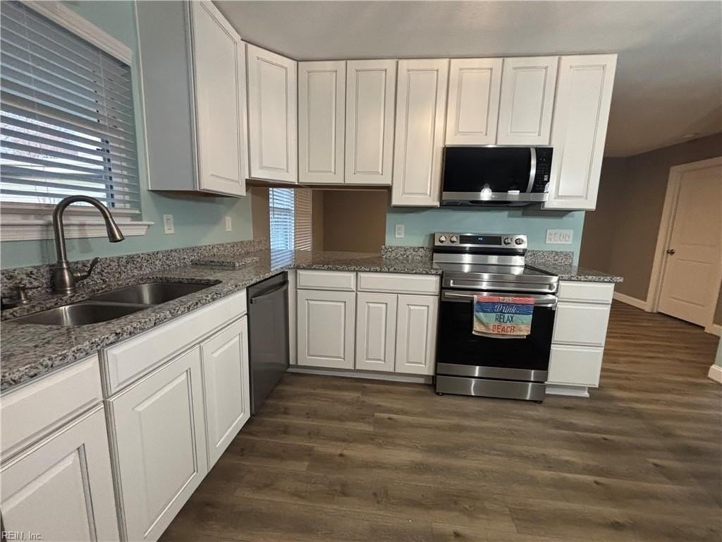 4217 Grove Ct - Photo 5 of 35