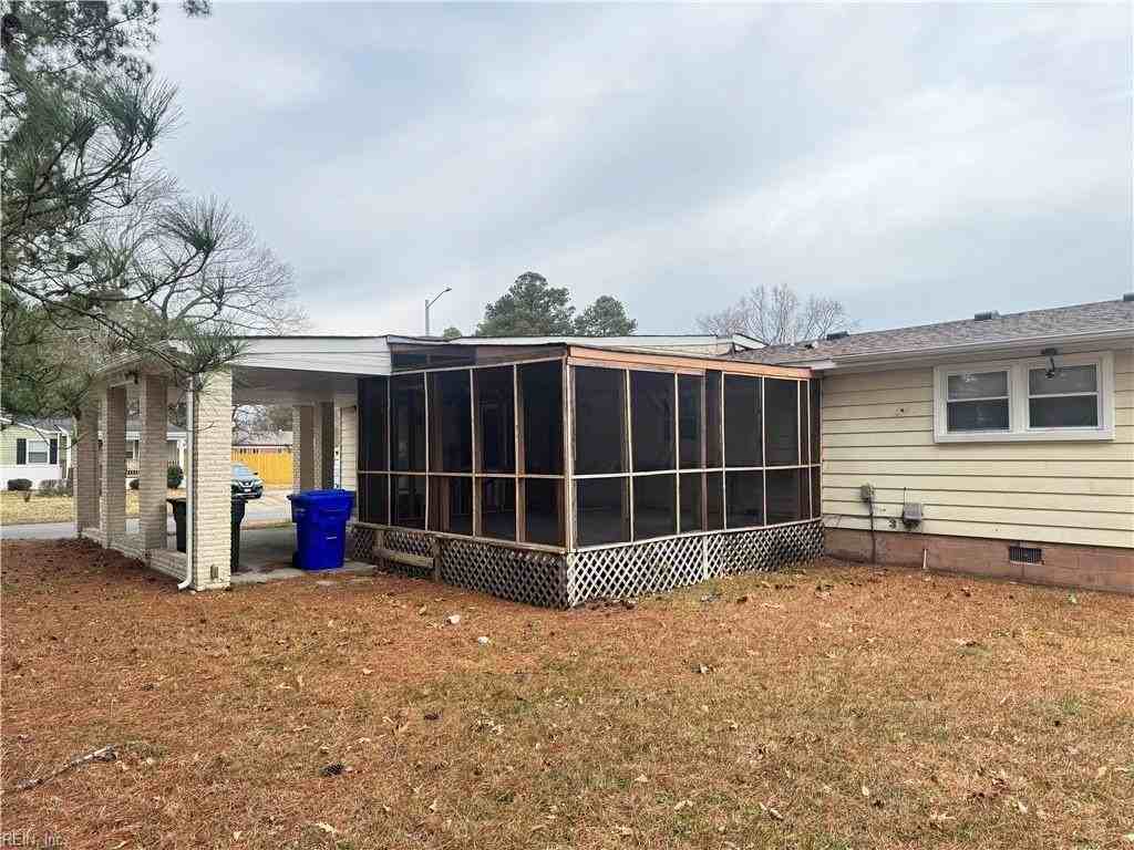 1001 Blythewood Ln - Photo 4 of 11