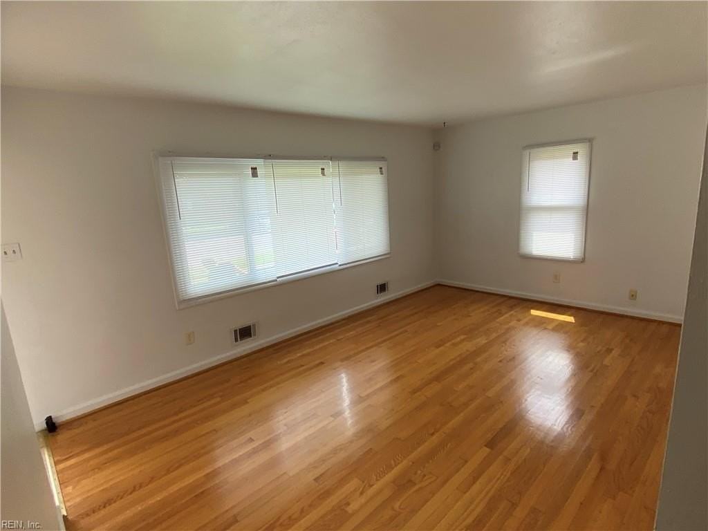 806 Vermont Ave - Photo 3 of 13