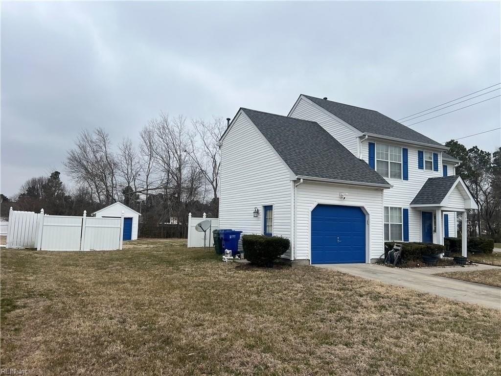 100 Hillside Ave - Photo 4 of 24