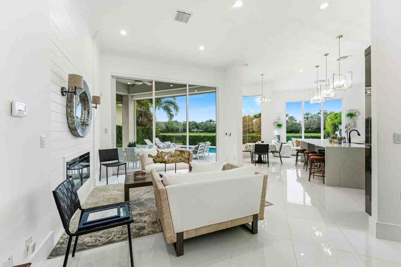 110 Andalusia Way - Photo 7 of 38