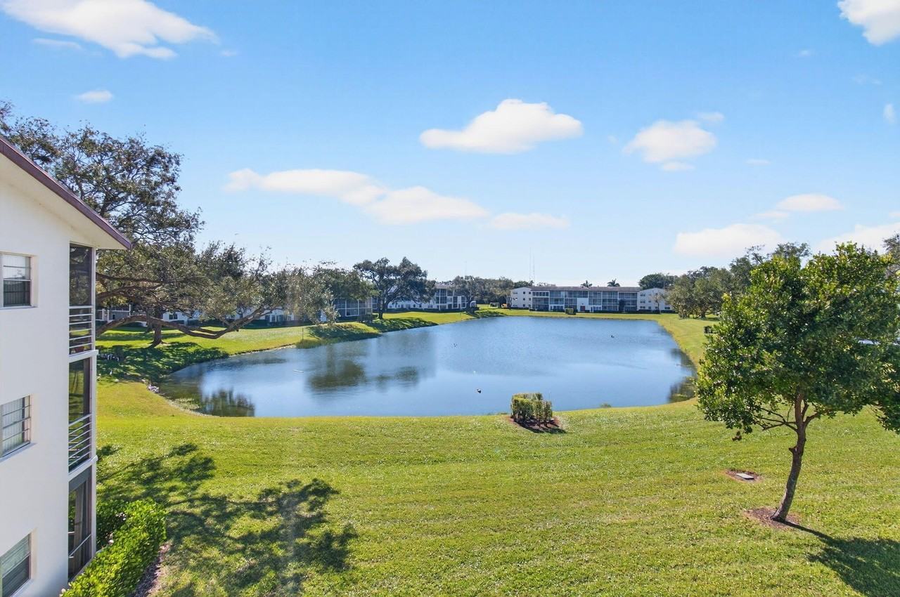 33 Fanshaw A #A - Photo 6 of 50