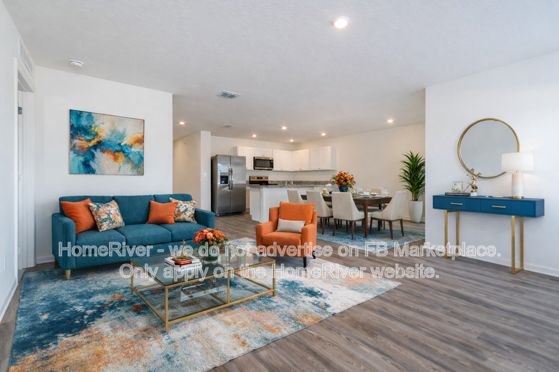 1213 Chester Ave - Photo 3 of 23