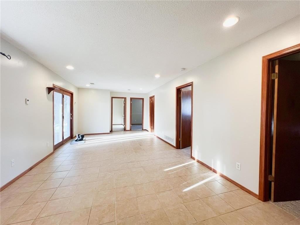 11331 W River Rd - Photo 4 of 14