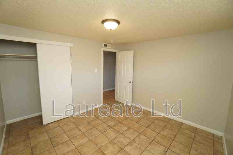 1124 Rosemary St #5 - Photo 7 of 13