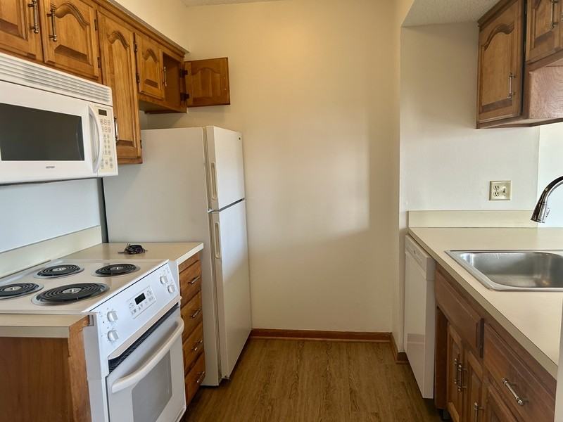 1006 Alma Dr - Photo 4 of 12