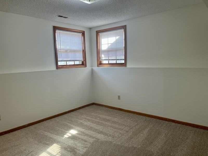 1006 Alma Dr - Photo 5 of 12