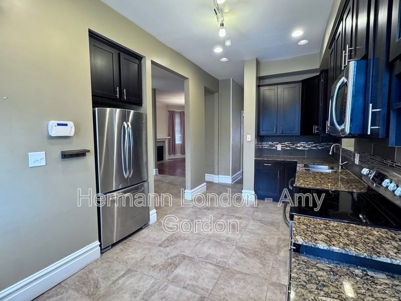 2933 Victor St - Photo 6 of 28