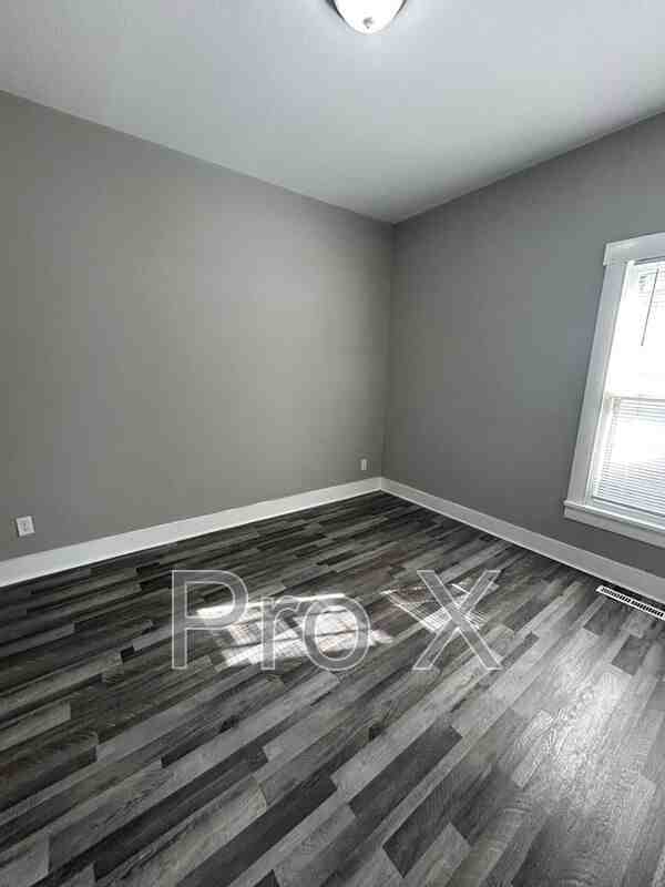 1919 S Broadway St - Photo 6 of 14