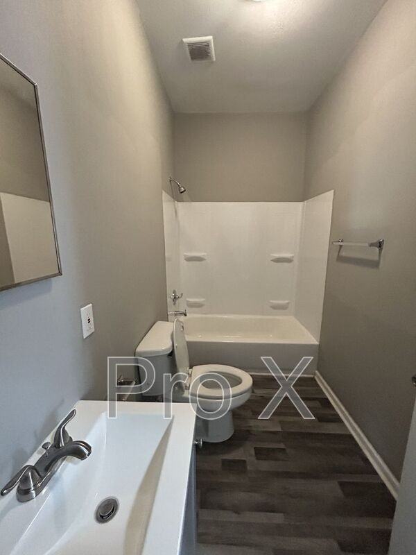 1919 S Broadway St - Photo 7 of 14