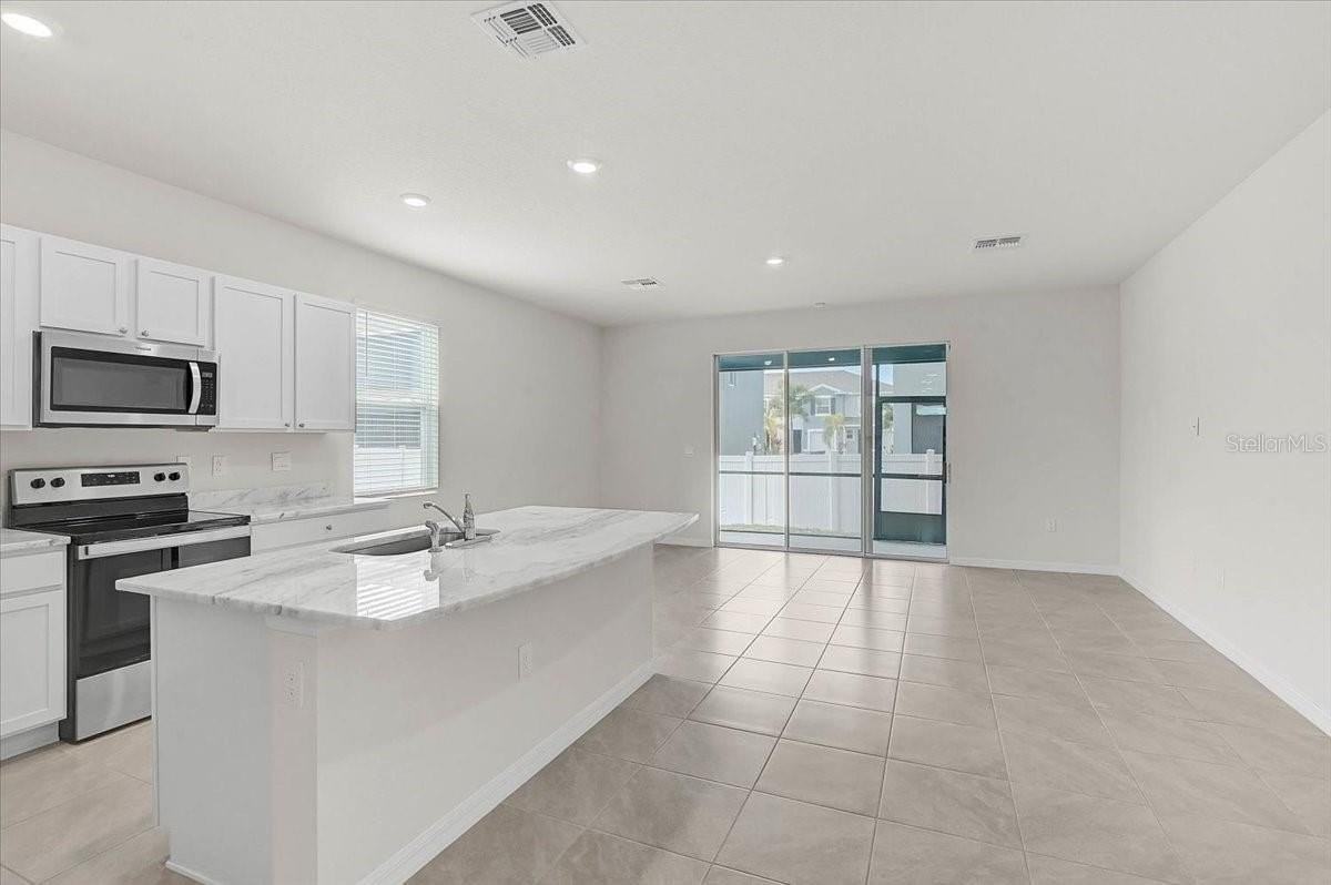 4034 Goldheart Blvd - Photo 4 of 38