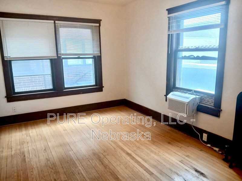 120 N 6th St #D - Photo 4 of 10