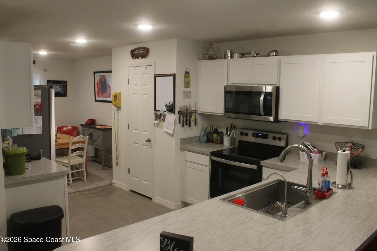 3230 Halden Ave Se - Photo 2 of 13