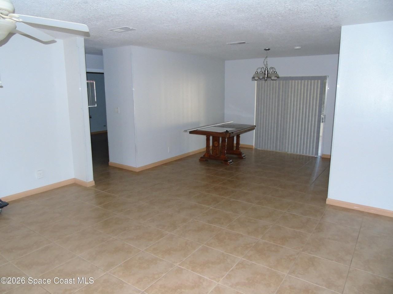 450 Roosevelt Ave - Photo 6 of 19