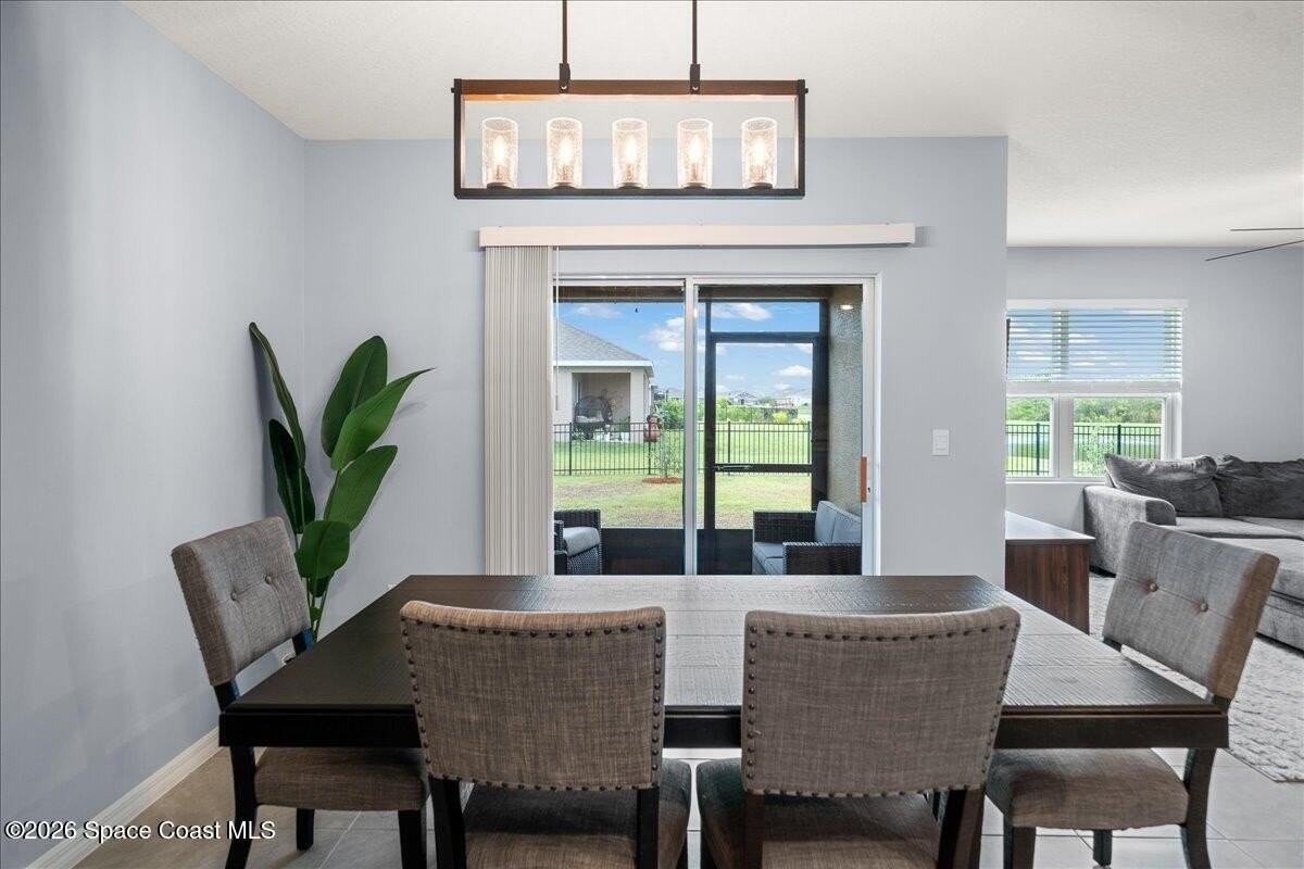 926 Trinity St - Photo 6 of 50