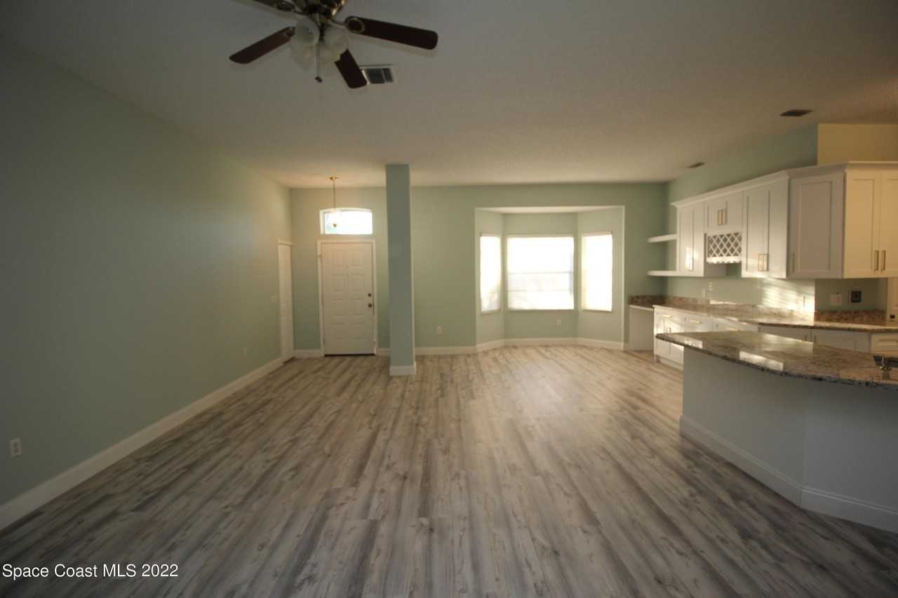 817 Potomac Dr - Photo 5 of 18