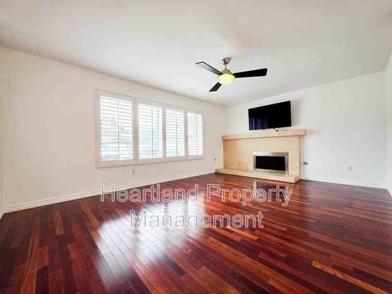 7381 Laura Ct - Photo 2 of 19