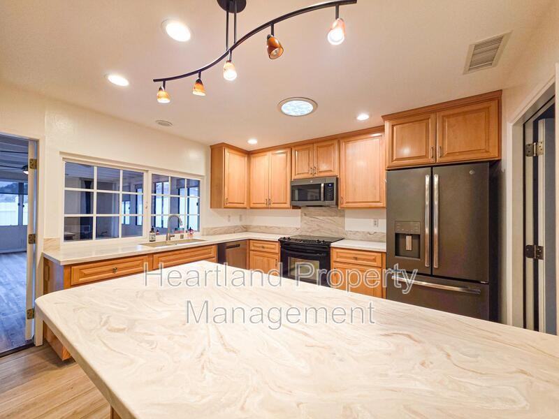 7381 Laura Ct - Photo 5 of 19