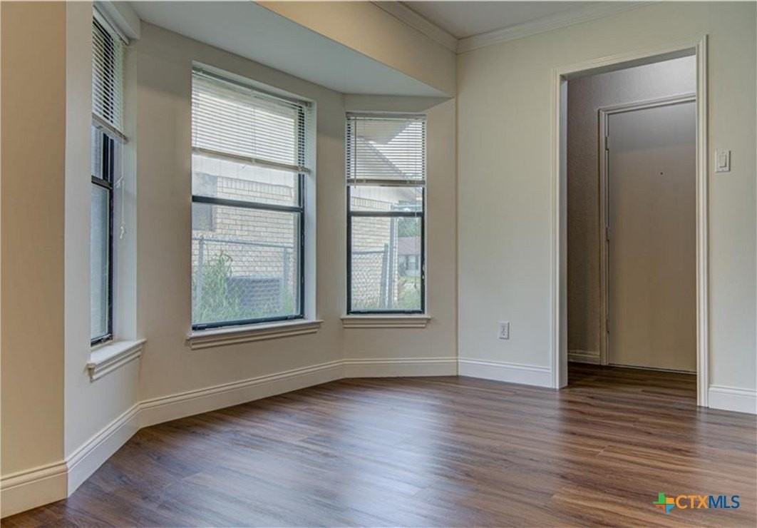 1905 Moonlight Dr - Photo 6 of 16