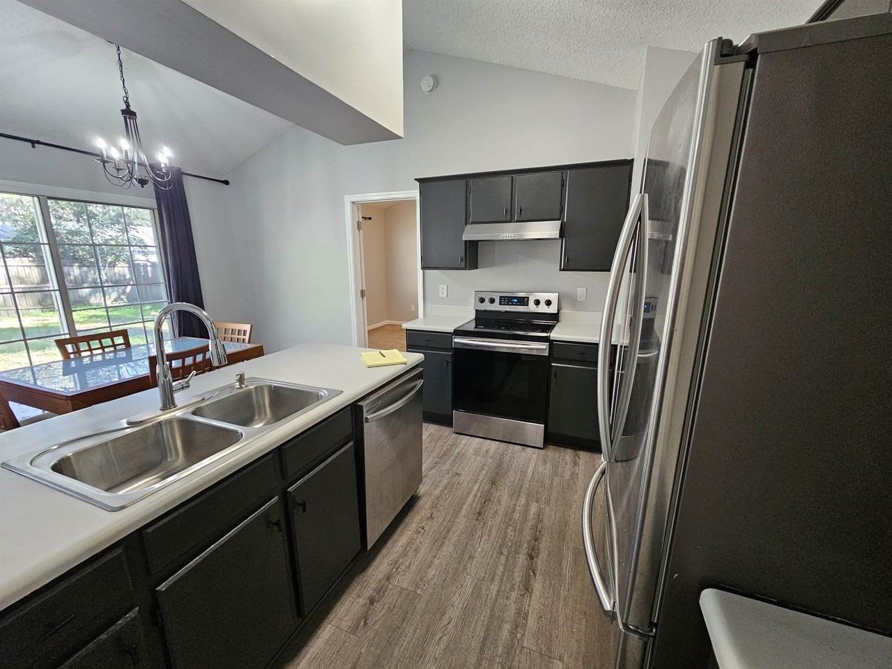 2428 Beechnut Ln - Photo 4 of 15