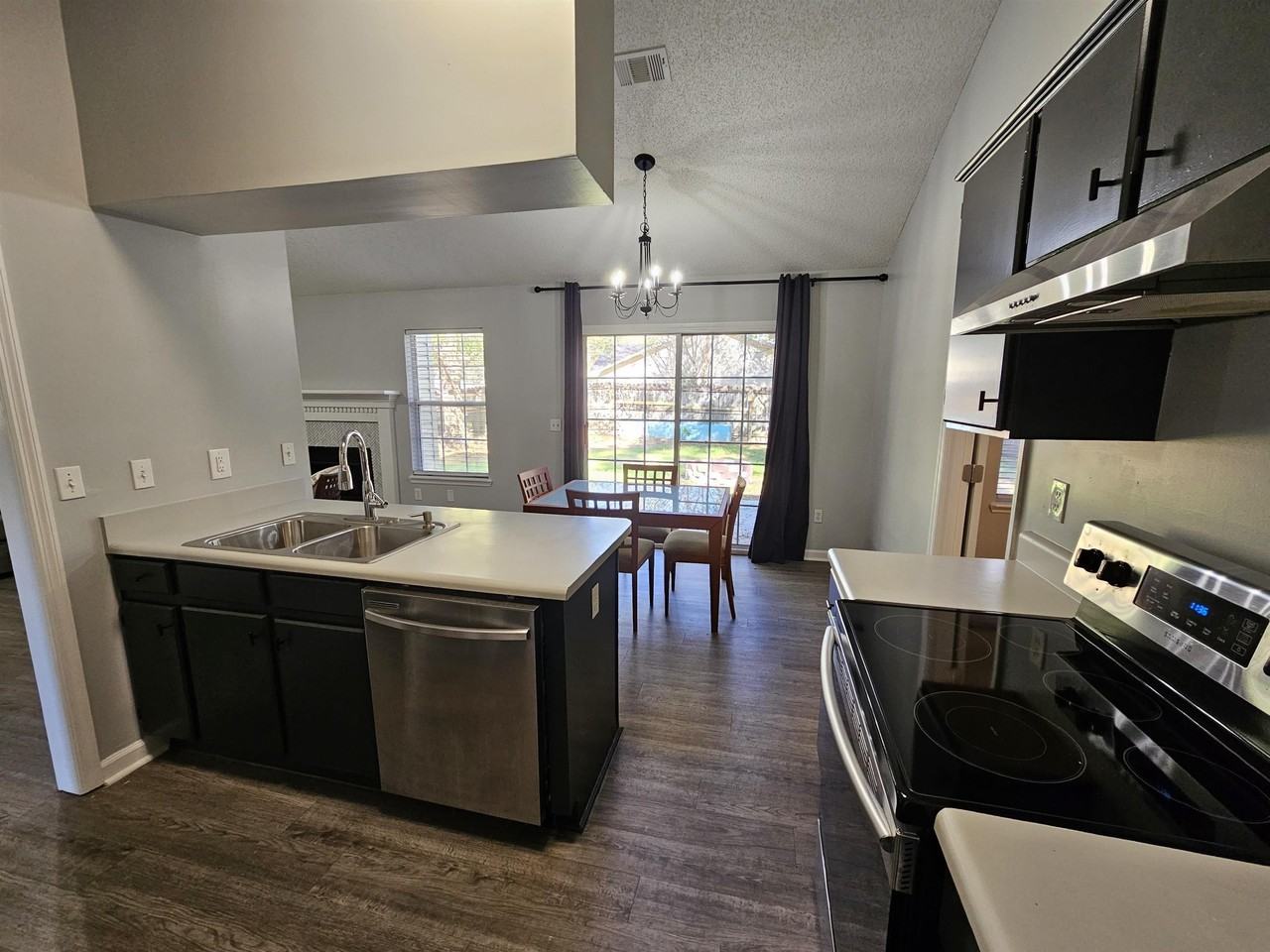 2428 Beechnut Ln - Photo 5 of 15