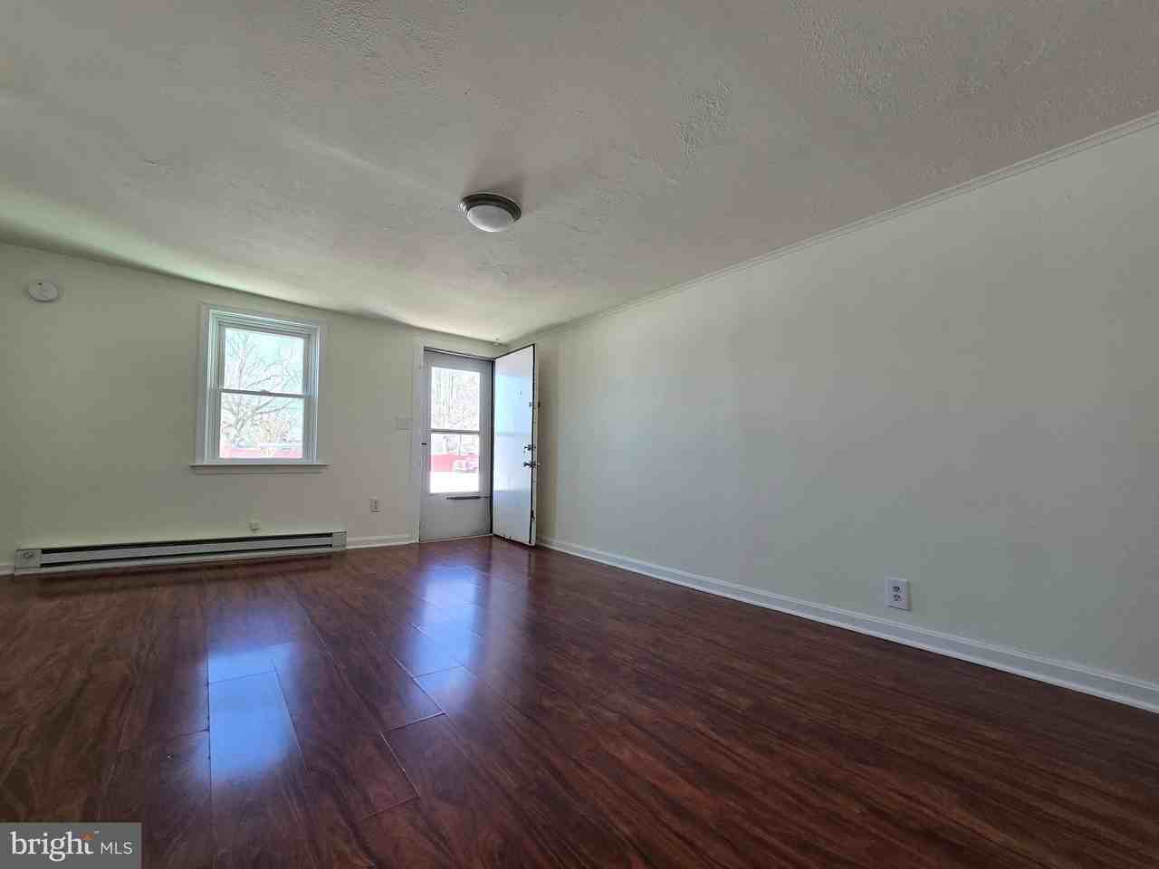 76 Chestnut St Unit B #B - Photo 5 of 50