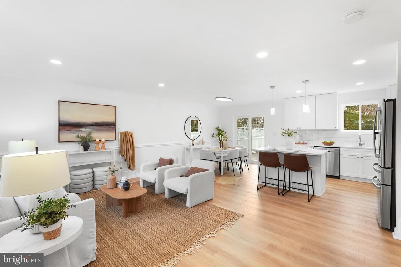 1015 Mount Holly Dr - Photo 3 of 50