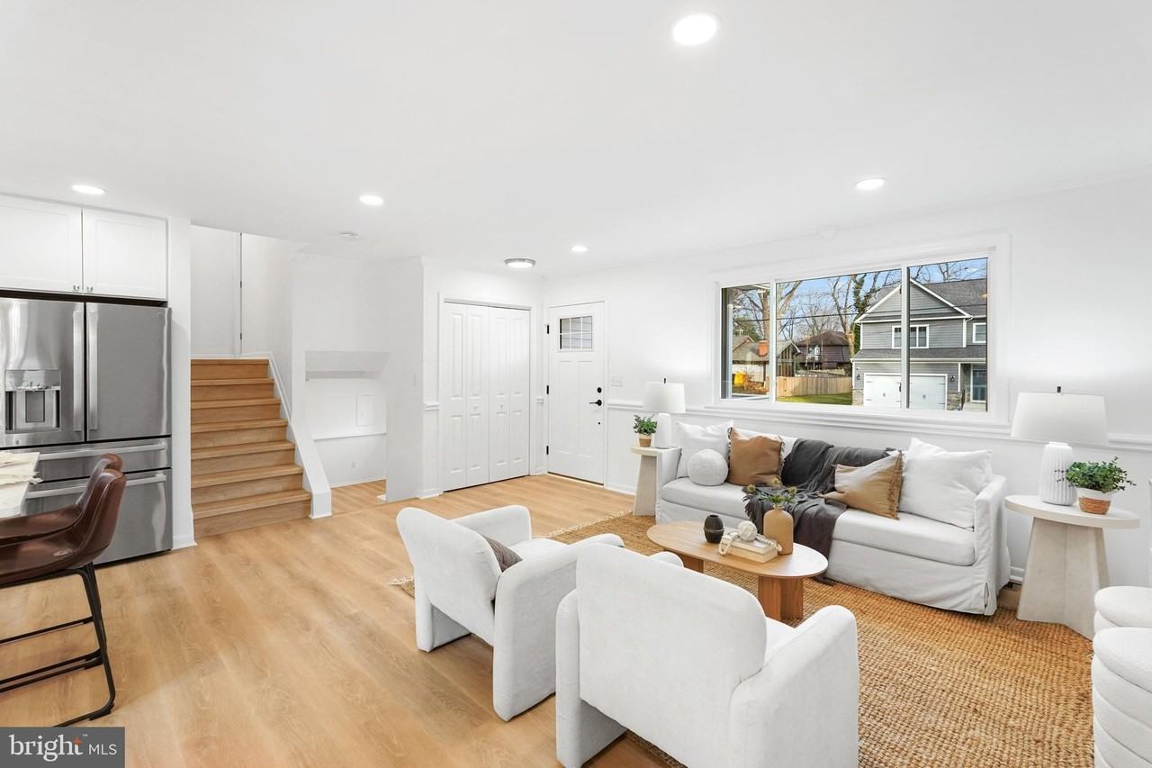 1015 Mount Holly Dr - Photo 4 of 50